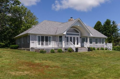 250 Ocean Rd, South Kingstown RI  02882-1346 exterior