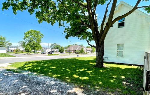 1023 Washington Ave, Washington Court House OH  43160-2057 exterior