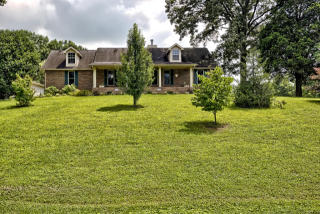 1700 Heathrow Dr, Cookeville TN  38506-5552 exterior
