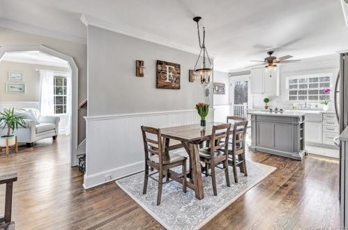 136 Vlg Rd, Huntington CT 06484-1778 exterior