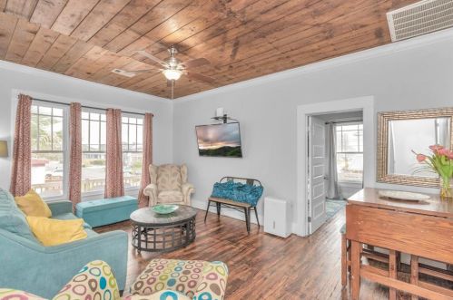 2223 33 St, Galveston TX 77550-7505 exterior