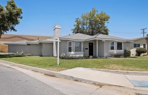 2439 James Ave, West Covina, CA 91791-2132