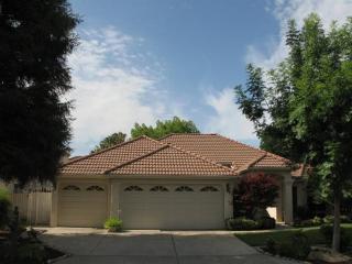 1383 Omaha Ave, Fresno, CA 93720-2250