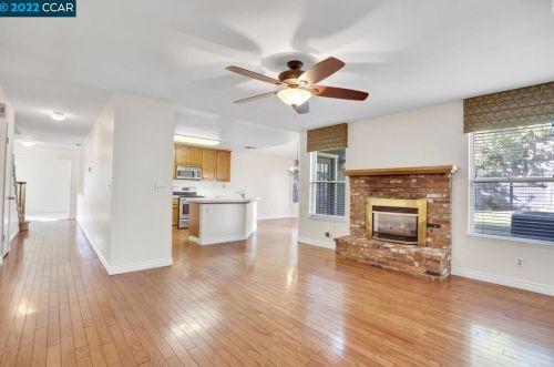 9456 Fairlight Ct, Elk Grove CA  95758-1031 exterior