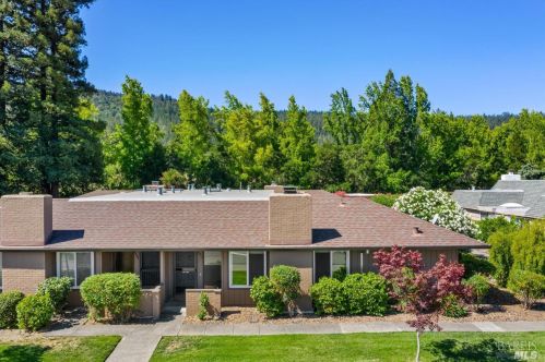 6662 Oakmont Dr, Santa Rosa, CA 95409-5918