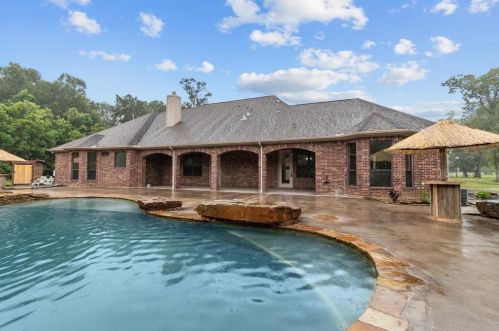 511 County Road 6510, Mont Belvieu TX  exterior
