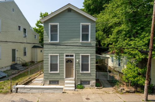 381 Altamont Rd, Covington, KY 41016-1579