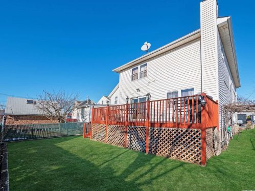 9 Old Broadway, New Hyde Park NY  11040-5012 exterior