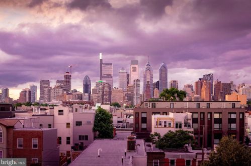 1707 Manton St, Philadelphia, PA 19146-3017