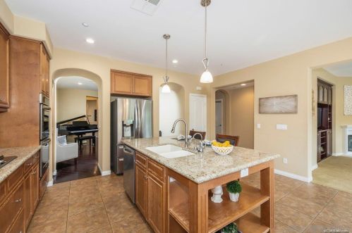 16964 Silver Crest Dr, San Diego CA  92127-2818 exterior