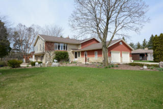3677 Briarwood Dr, Cedarburg, WI 53012-9429