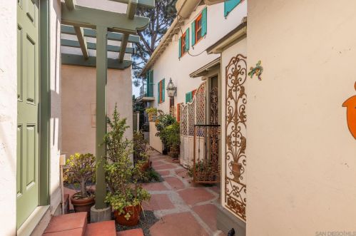 3014 Xenophon St, San Diego, CA 92106-1536