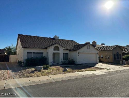 4137 Soft Wind Dr, Glendale, AZ 85310-4088