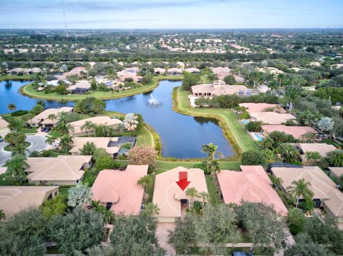 7956 Via Grande, Boynton Beach FL  33437-7520 exterior