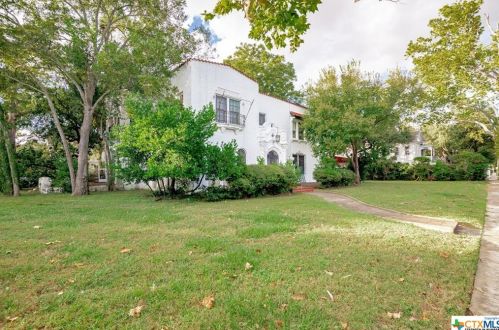 501 Vine St, Victoria TX exterior