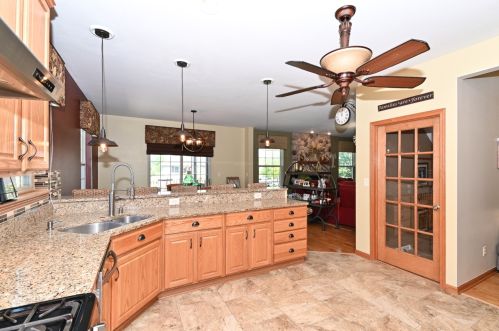 715 Apple Orchard Dr, Waterford WI  53185-2895 exterior