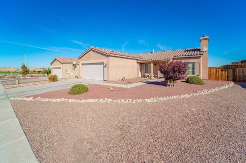 14924 Gloria Ln, Victorville, CA 92394-1261