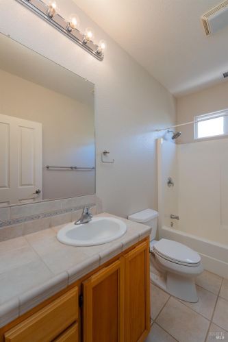 441 Kennwood Dr, Ukiah CA  95482-8767 exterior