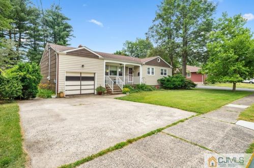 226 Merchants Ave, South Plainfield, NJ 07080-3527