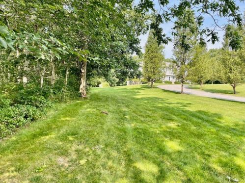 60 Charles Dr, Tiverton RI  02878-3754 exterior