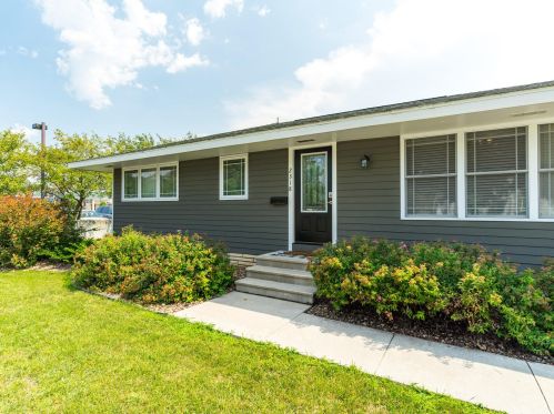 2318 Redfield St, La Crosse, WI 54601-5924