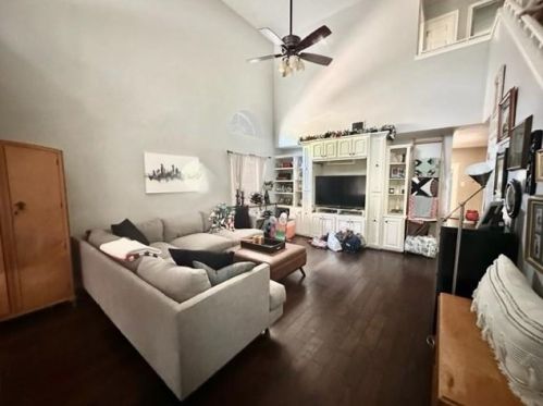 8303 Edgemoor Pl, Austin TX  78749-3704 exterior