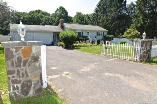 214 Long Swamp Rd, Waterbury, CT 06716-1413