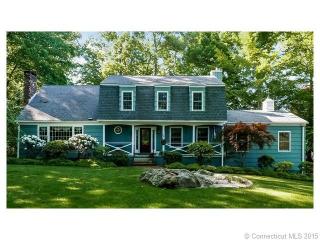 61 Peaceful Valley Rd, Bridgeport, CT 06611-1615