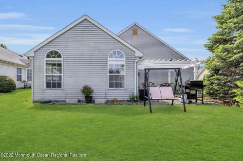 26 Casco Ct, Lakewood NJ  08701-5779 exterior