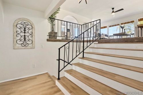 1171 Sunset Dr, Vista CA  92081-7407 exterior