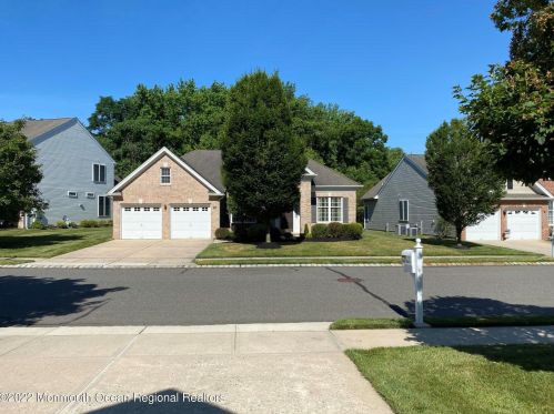 10 Quincy Ct, East Freehold NJ  07728-9251 exterior