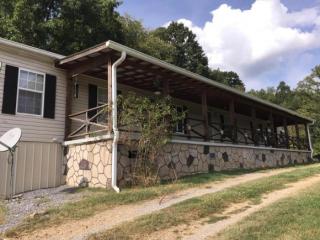 127 Little Rocky Dr, Elizabethton, TN 37643-4855