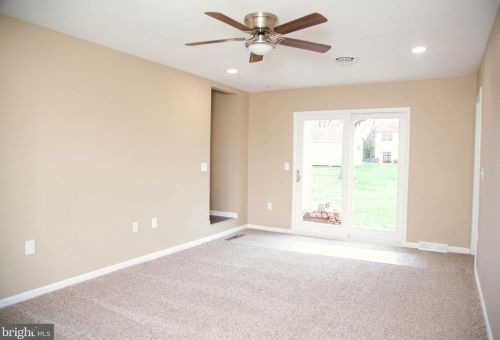 71 Honeysuckle Dr, Navy Sup Dpt PA 17050-3166 exterior