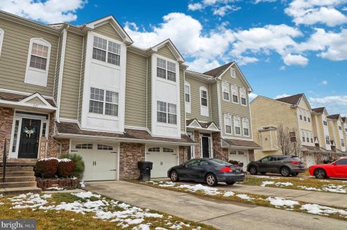215 Thornton St, Dover, DE 19901-8824