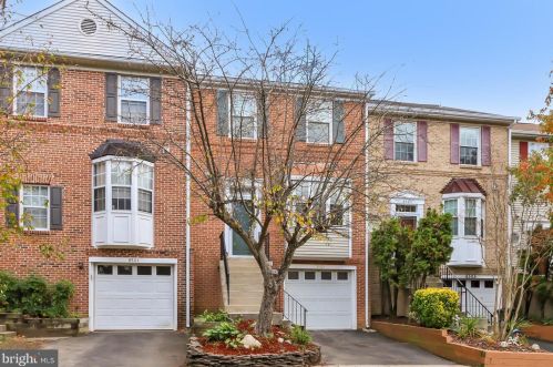 8503 Blue Bird Woods Ct, Lorton, VA 22079-1351