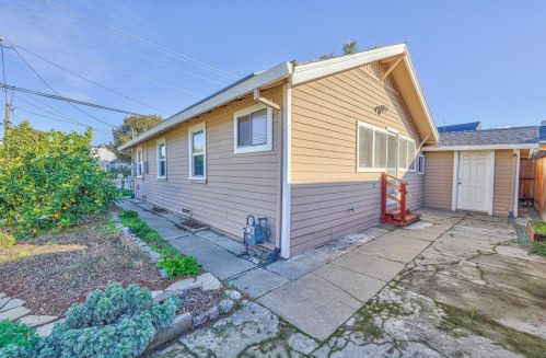 67 Hawkins St, Hollister CA  95023-4901 exterior