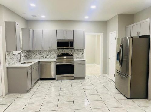 841 Ashton Oak Cir, Stone Mountain GA  30083-5172 exterior