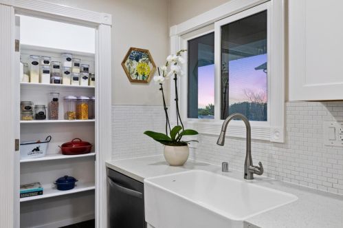 1920 Claremont Dr, San Bruno CA  94066-2716 exterior