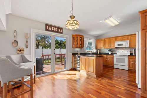 2988 Shannon Cir, Palm Harbor, FL 34684-1877