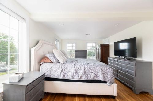 2 Howard St, Salem NH  03079-2565 exterior