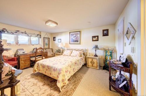 44 Overlook Rd, Rock Hill NY  12775-6208 exterior