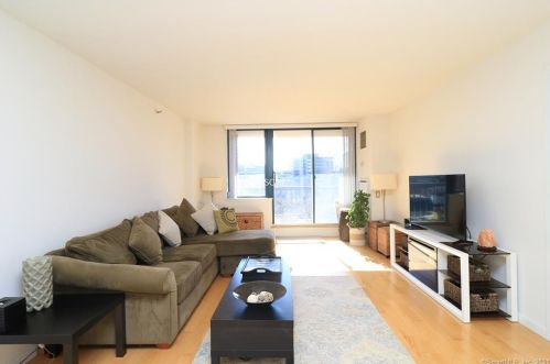 25 Forest St, Stamford CT 06901-1868 exterior