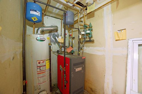 232 Crombie St, Huntington Station NY  11746-1504 exterior