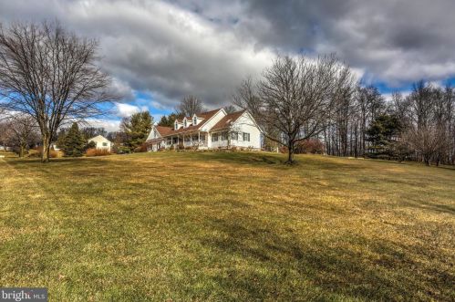 509 Buchland Rd, Beartown, PA 17555-9411