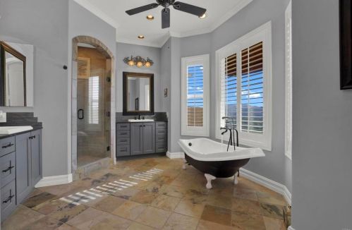 30419 Canyon Estates Rd, Vista CA  92084-1043 exterior