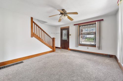 3914 College Ave, Beaver Falls, PA 15010-3358