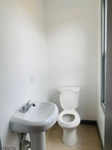 54 2 St, Newark NJ 07107-3106 exterior