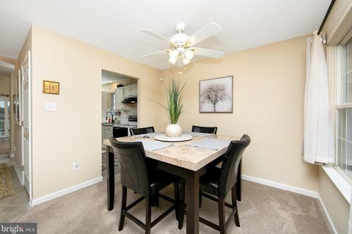 106 Alexander Rd, Beverly NJ  08010-3112 exterior