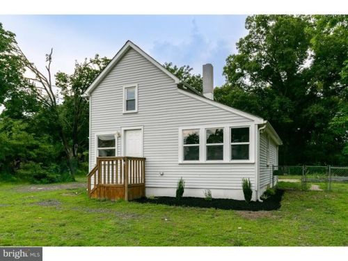 236 Jackson Rd, Berlin Boro, NJ 08009-2616