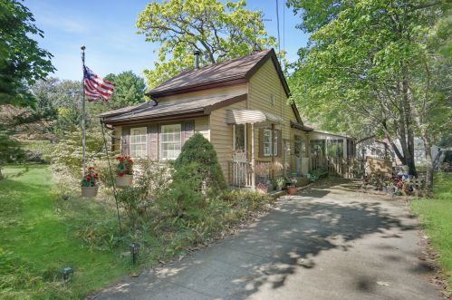 43 Turkey Swamp Rd, East Freehold, NJ 07728-8623